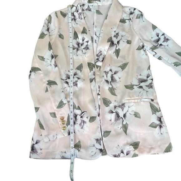 Guc Streetwear Society lightweight blazer, flowered, baby pink, size small. - Picture 6 of 11